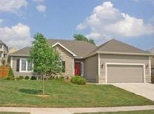 816 Wheaton Dr, Lawrence, KS 66049