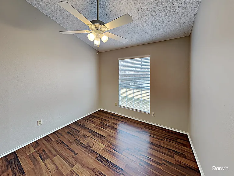 2508 Creekwood Ln — Photo 13