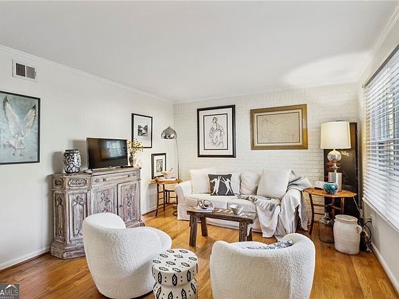 5th image of 162 Lablanc Way NW