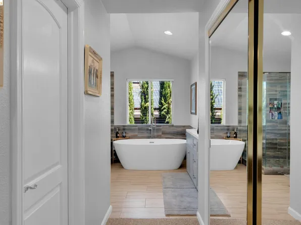 569 Apple Hill Dr, Brentwood, CA 94513