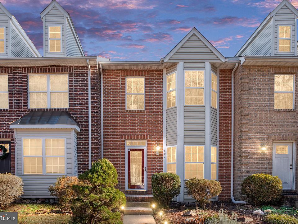 1st image of 407 Lakeview Ct
