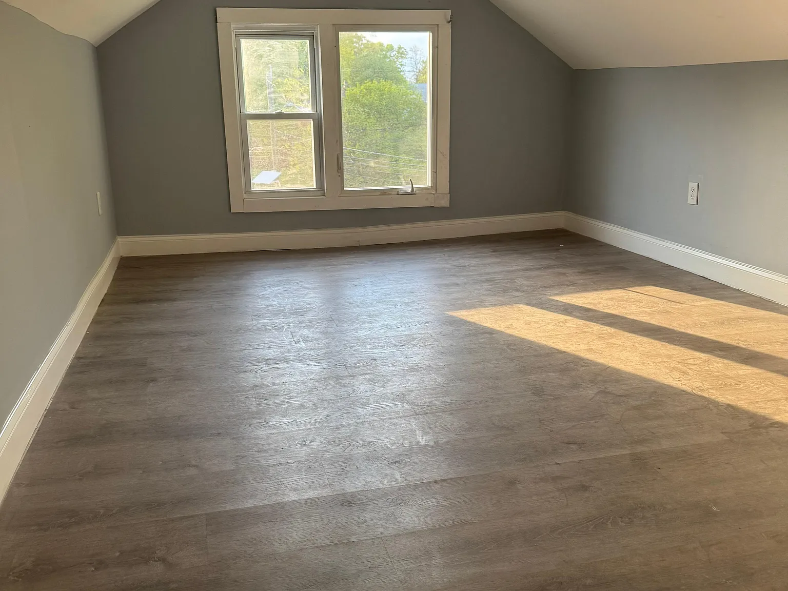 6 bed, 2256 sqft, $4,500 — Photo 2
