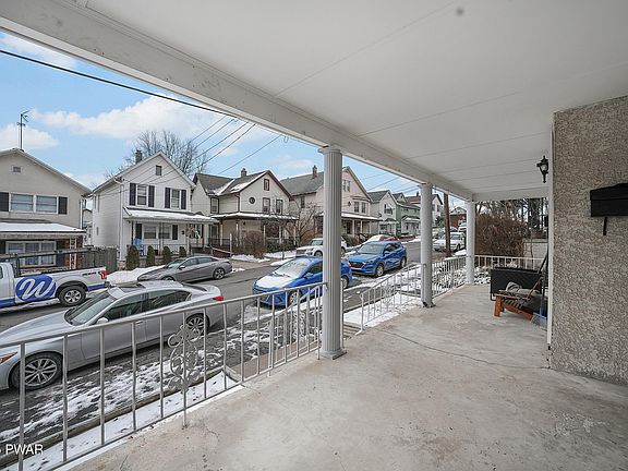 4th image of 519 N Hyde Park Ave