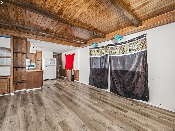 5th image of 2145 31st St Space 23