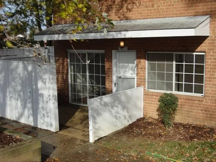 FRONT OF UNIT
