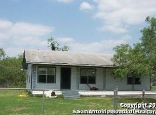 950 Bus Loop 181 N, Floresville, TX 78114