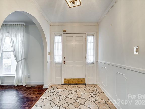 4th image of 3608 Southwood Dr