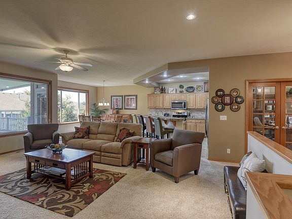 4th image of 1511 N Lancashire Ln