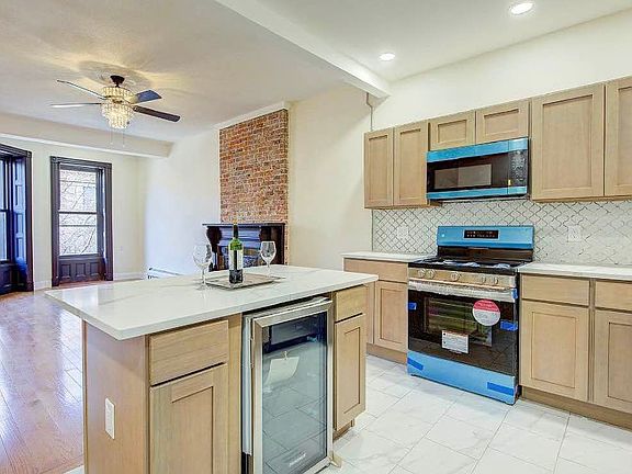 2nd image of 430 Hancock St APT 1A