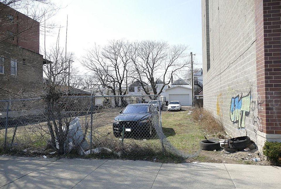 1st image of 2922 S Wentworth Ave