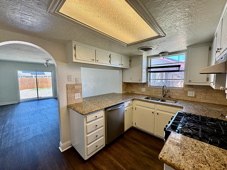 1716 Arcineiga Dr — Photo 8