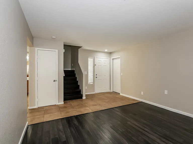 5005 Glittering Star Ct — Photo 5