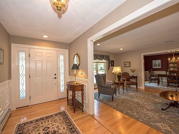 3rd image of 5 Greenwood Ln