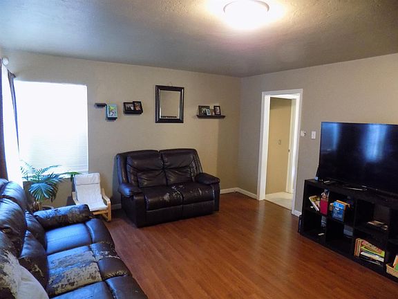3rd image of 1333 W Dayton Ave