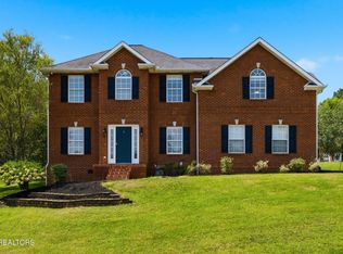 8229 Woodpath Ln, Powell, TN 37849
