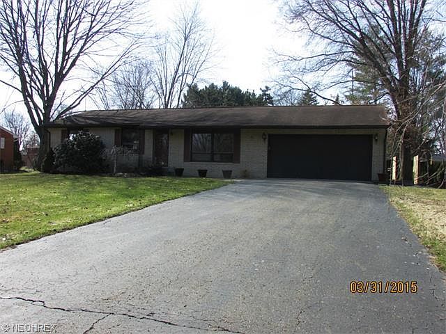 1st image of 372 Clearfield Dr