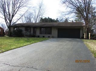 372 Clearfield Dr, Kent, OH 44240