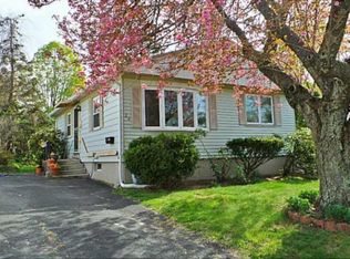 26 Madison St, Warwick, RI 02888