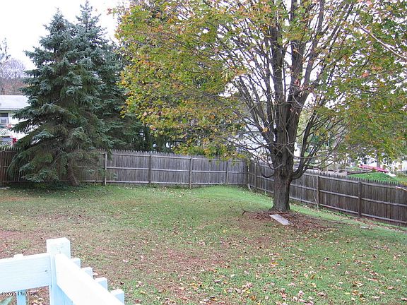 3rd image of 104 Crestmont Dr