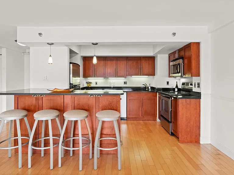 1600 Beacon St #1108 — Photo 2