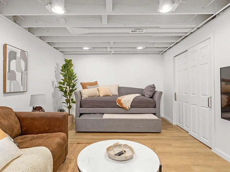 5521 Mardel Ave — Photo 26