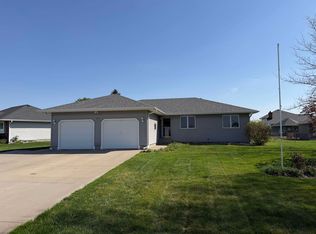 375 S 7th Ave, Columbus, NE 68601