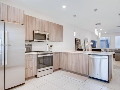 6453 NW 102nd Path APT 105, Doral, FL, 33178