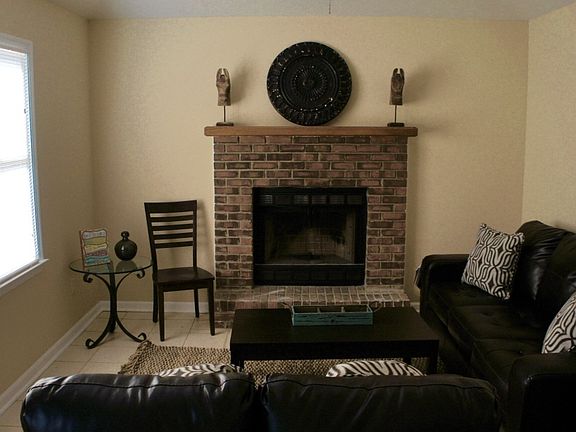 4th image of 1945 W Park Dr