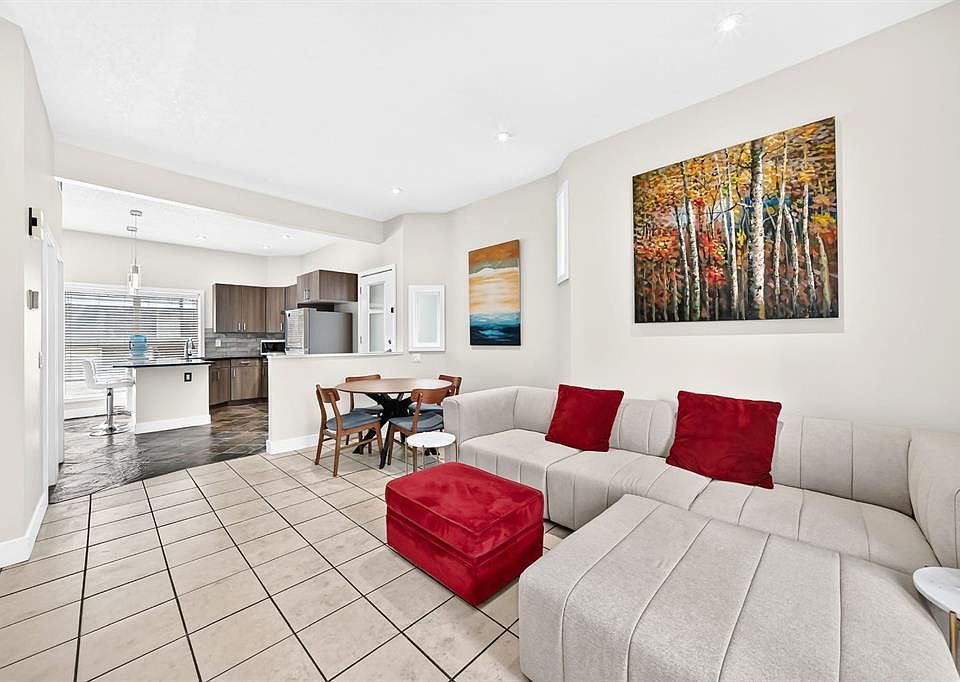 1st image of 605 N 15th Ave SW #27