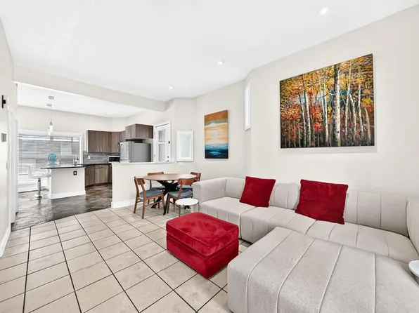 605 N 15th Ave SW #27, Calgary, AB T2R 0R4