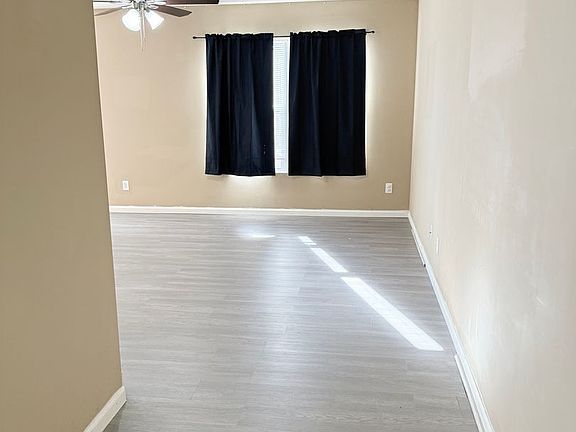 2nd image of 2419 Deerfield Blvd
