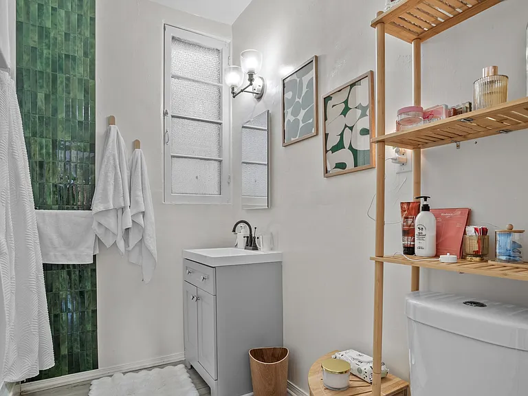 1414 S Shenandoah St #1416-1/2 — Photo 11