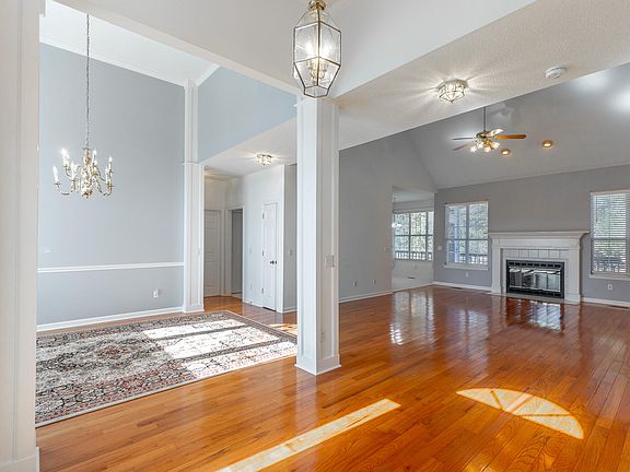 3rd image of 1615 Gunston Hall Rd