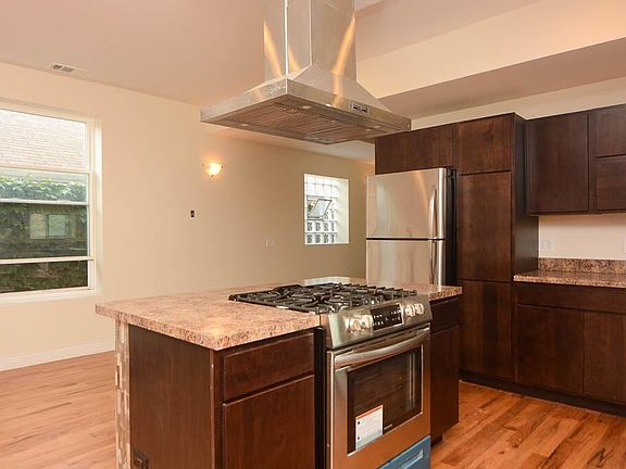 4th image of 1447 W Cortez St #3