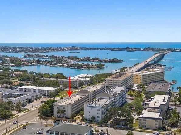 131 Bluff View Dr APT 210, Belleair Bluffs, FL 33770