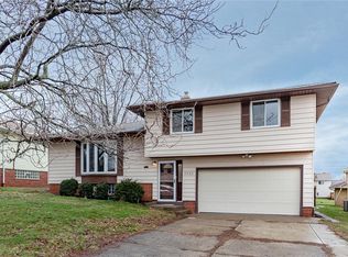 2902 Friar Dr, Parma, OH