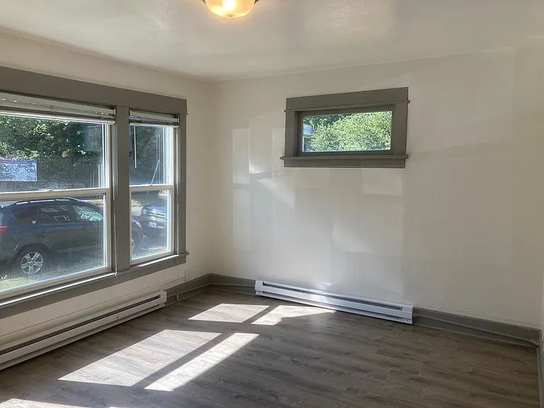 Terrace Arms Apartments — Photo 11