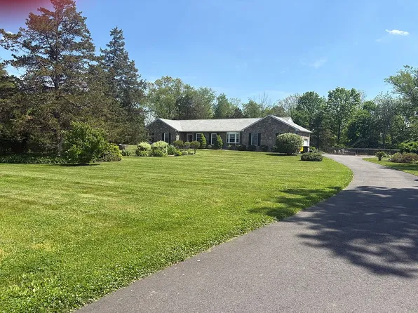 350 Homestead Dr, Harleysville, PA 19438