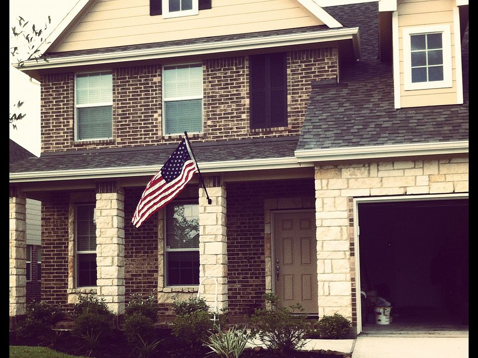 1st image of 630 Rocky Hollow Ln