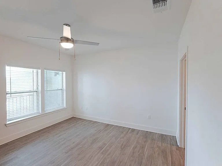 The Parian Luxury Apartments — Photo 86