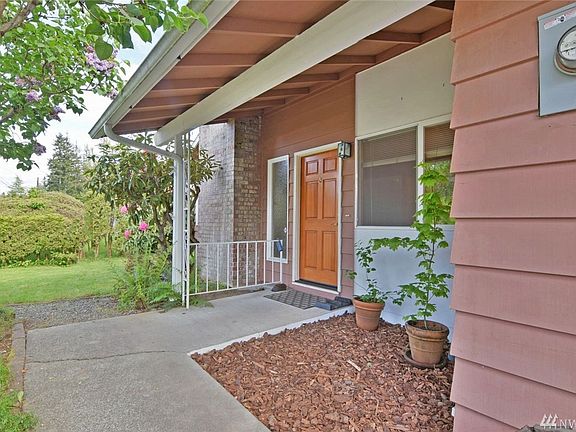 3rd image of 6208 185th St SW