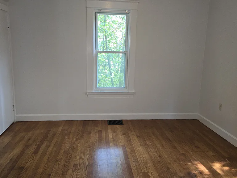 25 Falmouth Rd — Photo 23