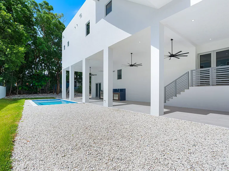 365 Buttonwood Shores Dr — Photo 8