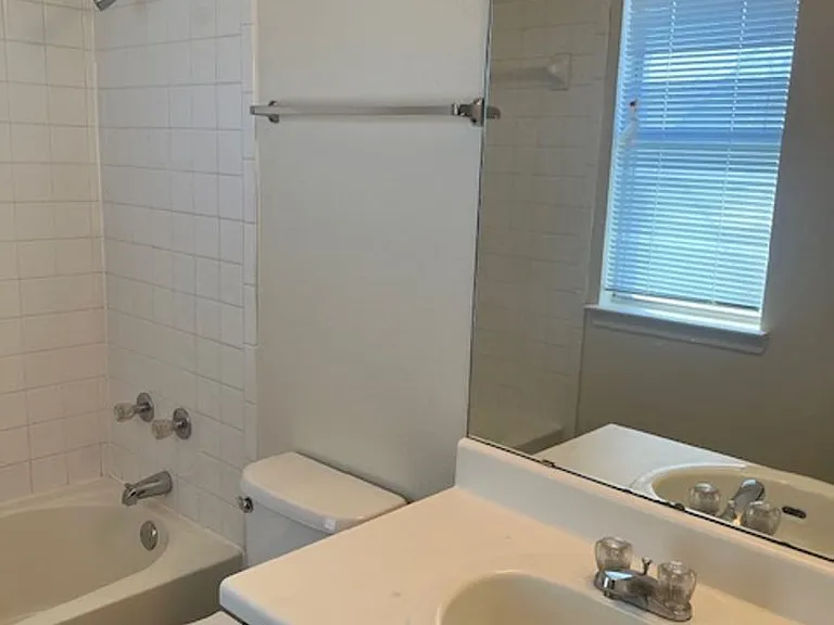 1105 Christopher Ave — Photo 37