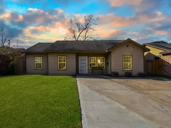 10014 Sierra Dr, Houston, TX 77051