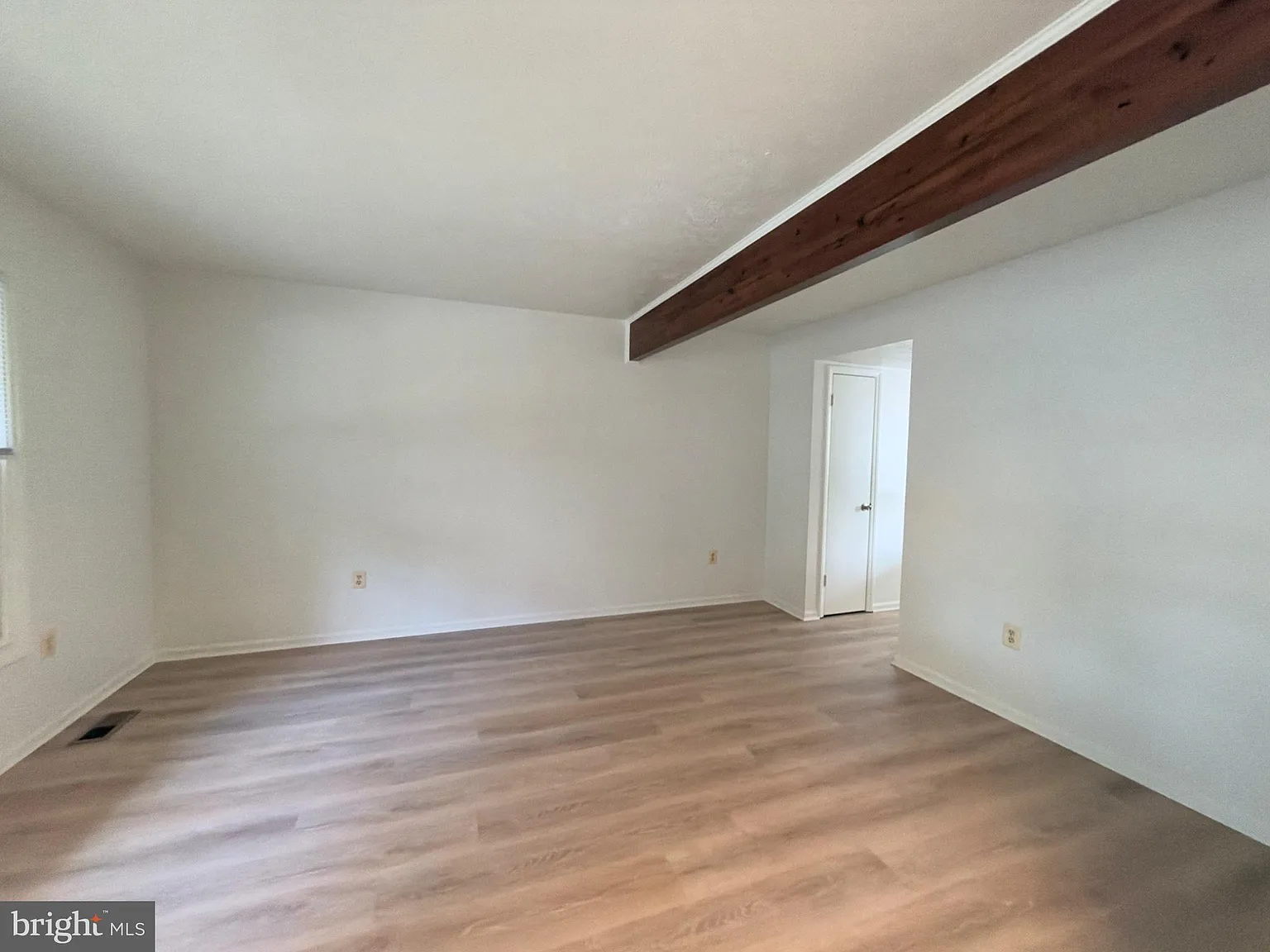 3 bed, 2.5 bath, 1280 sqft, $2,600 — Photo 4