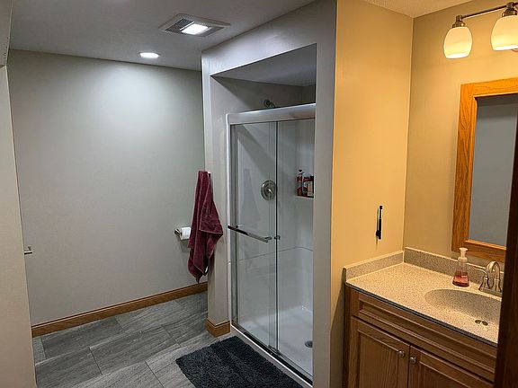 4th image of 2349 Lindenwood Dr