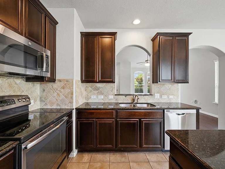 1613 Corn Hill Ln — Photo 10