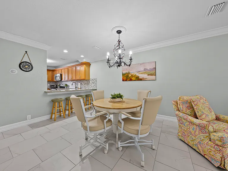 5312 Treetops Dr #H-102 — Photo 6