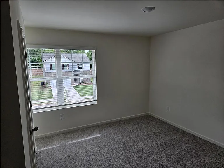326 Silverton Dr — Photo 19